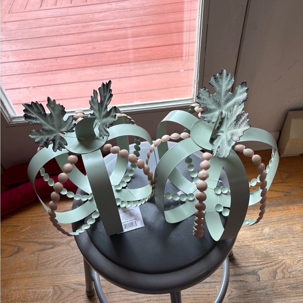 nwt-Fall Holiday frost Green 
Double Metal Pumpkins & Leaf Accents 
Decor - Picture 6 of 8